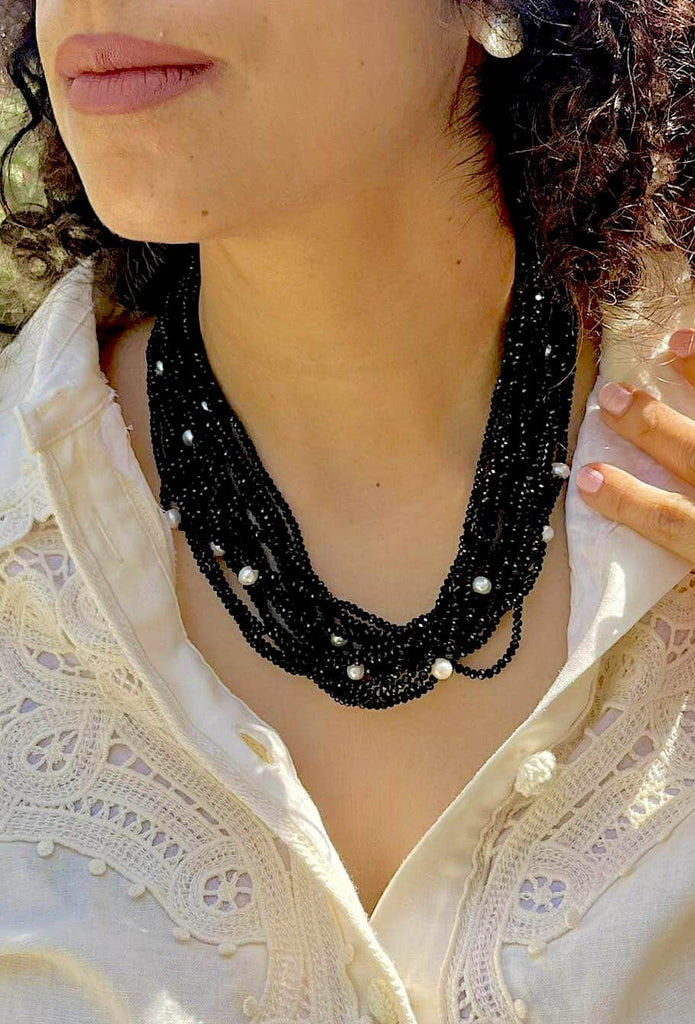 BLACK CRYSTAL AND PEARL NECKLACE