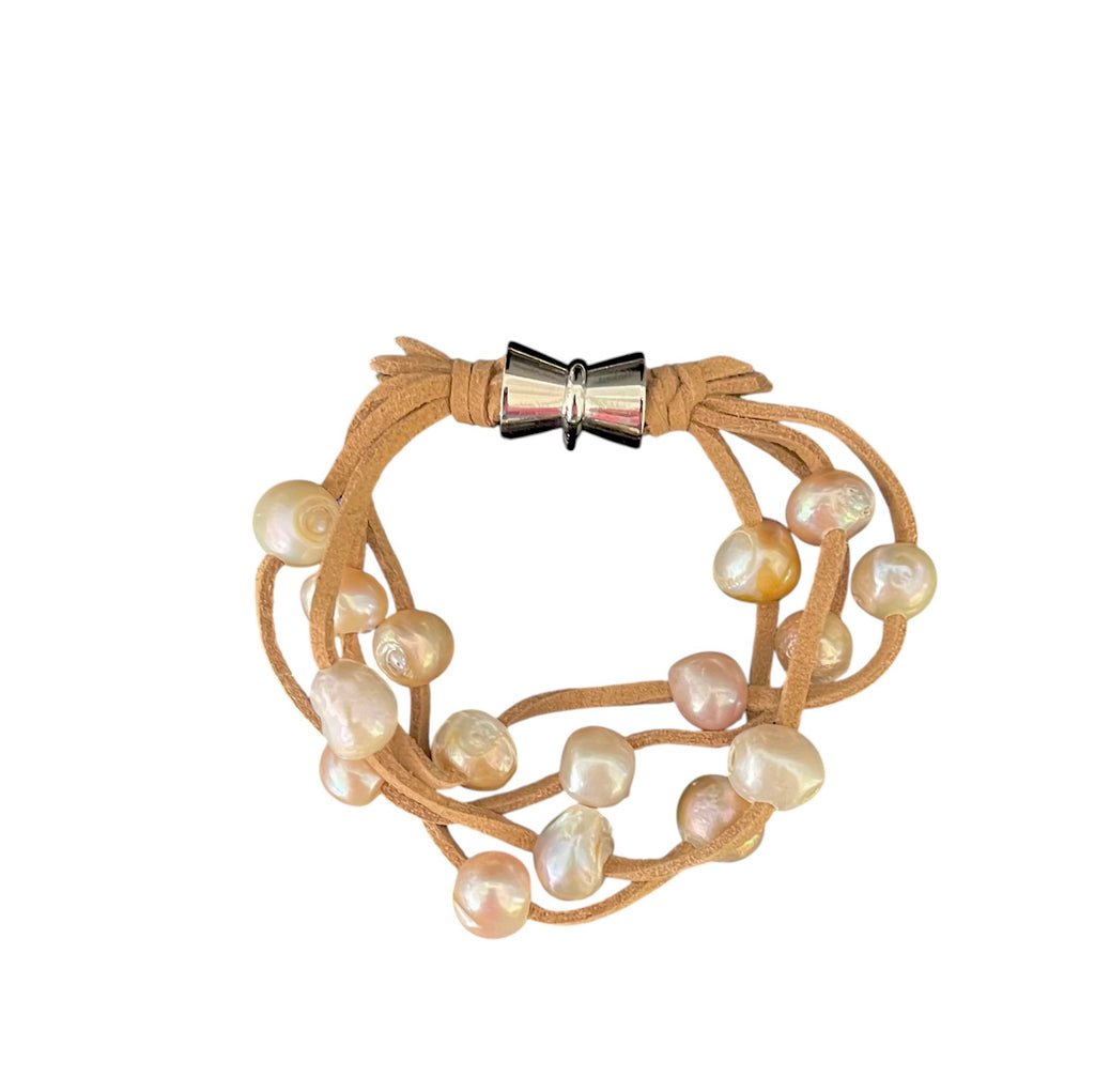 BEIGE SUEDE BRACELET WITH PEARLS