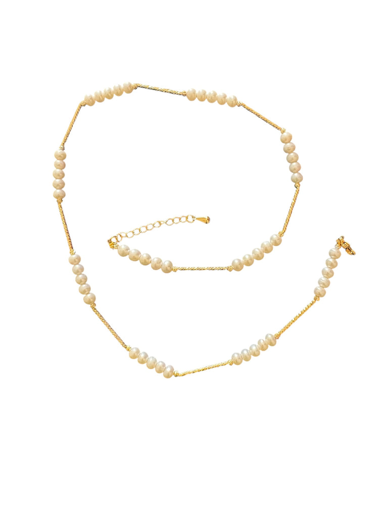 LINE PEARL IN GOLD WIRE