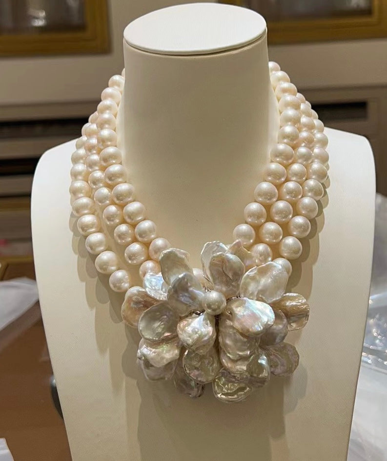 WHITE KESHI FLORAL PEARL NECKLACE