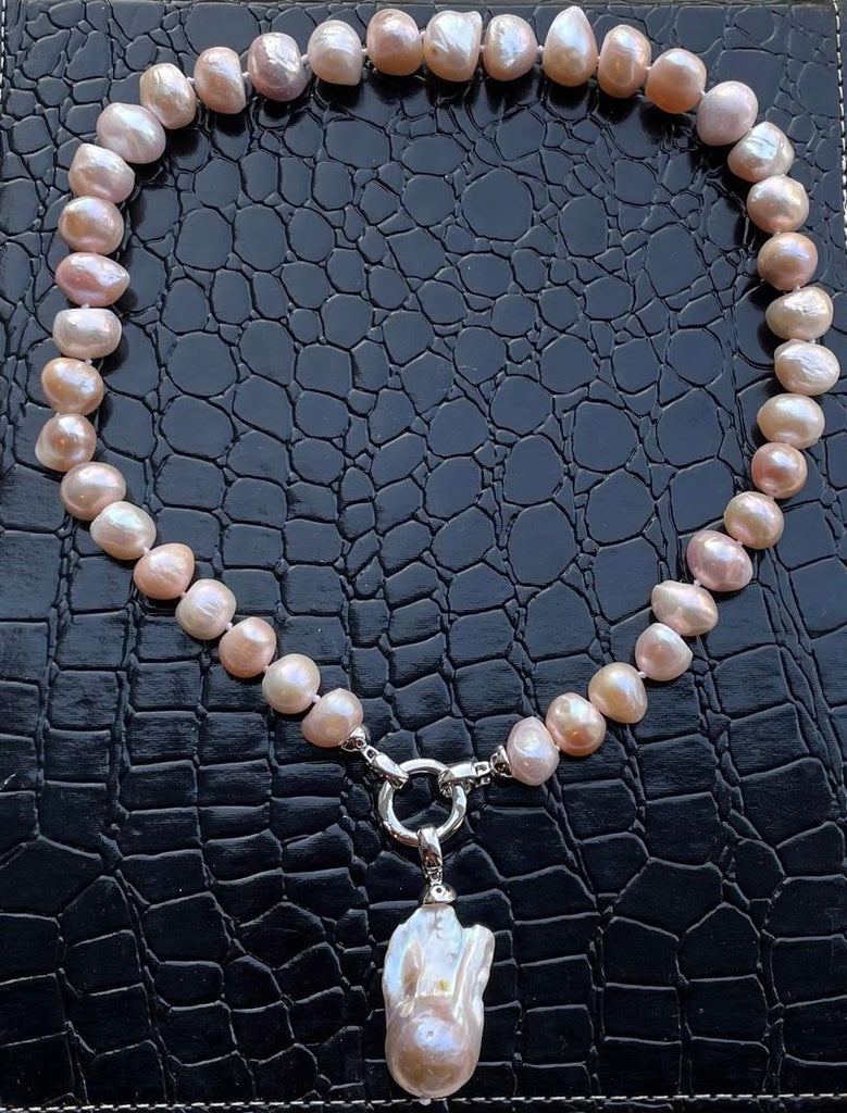 PINK PEARL NECKLACE WITH BAROQUE DROP