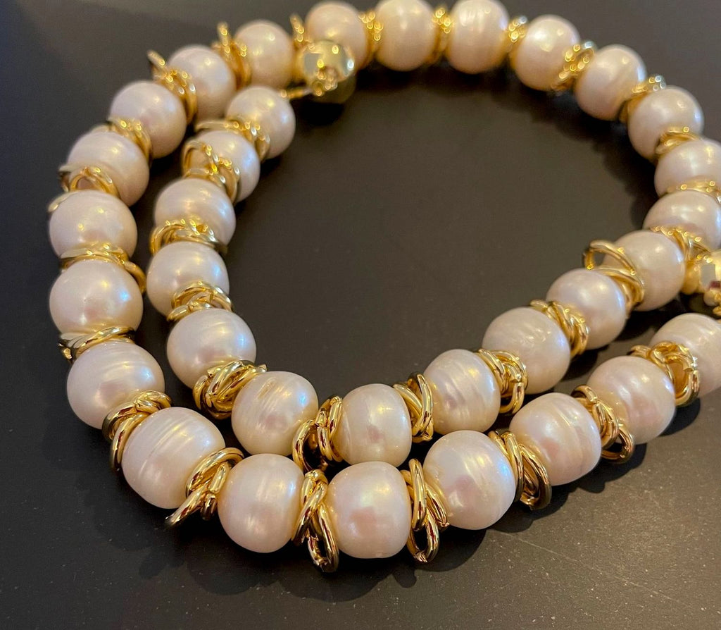 PEARL NECKLACE WITH GOLD RINGS (SHORT)