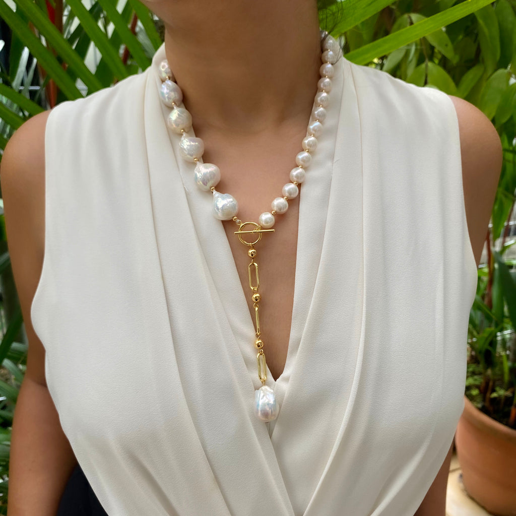 LOOP BAROQUE AND ROUND PEARL DROP