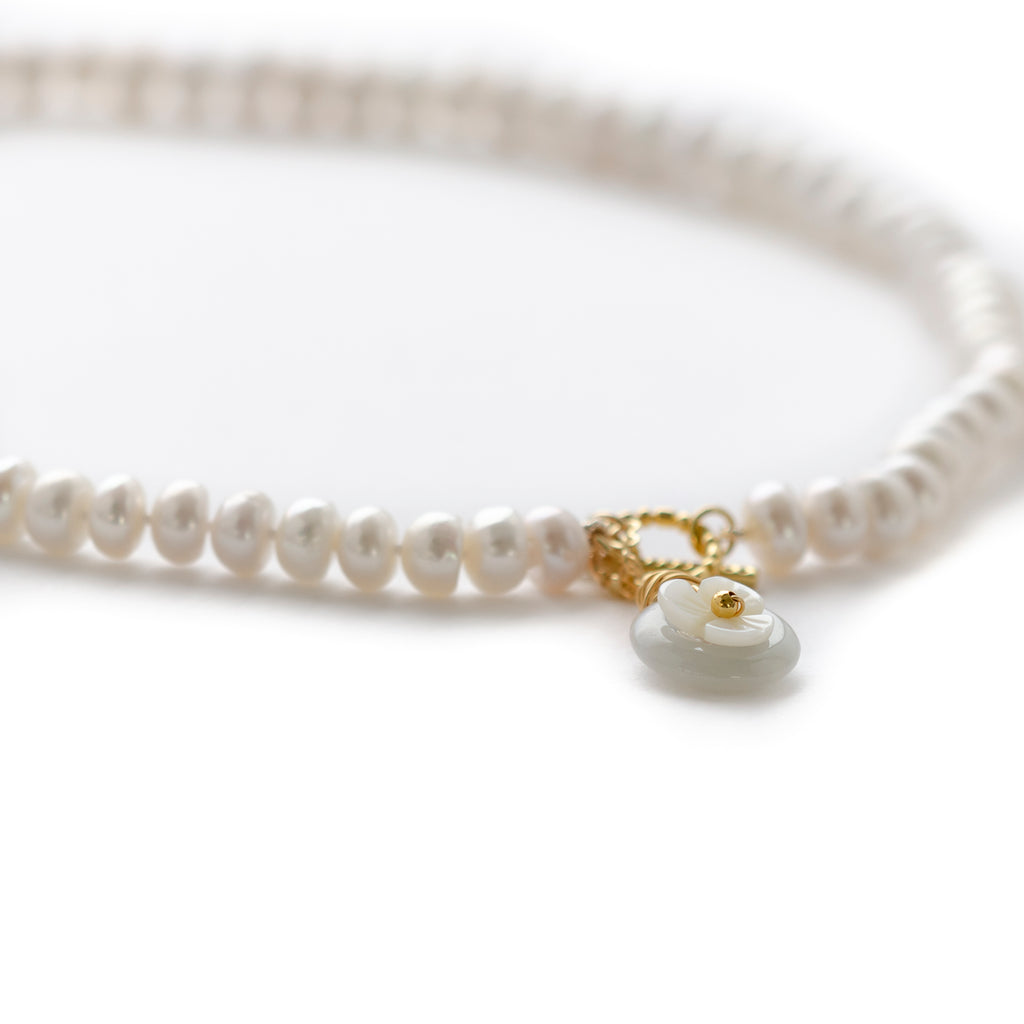 WHITE PEARL WITH JADE FLOWER DROP