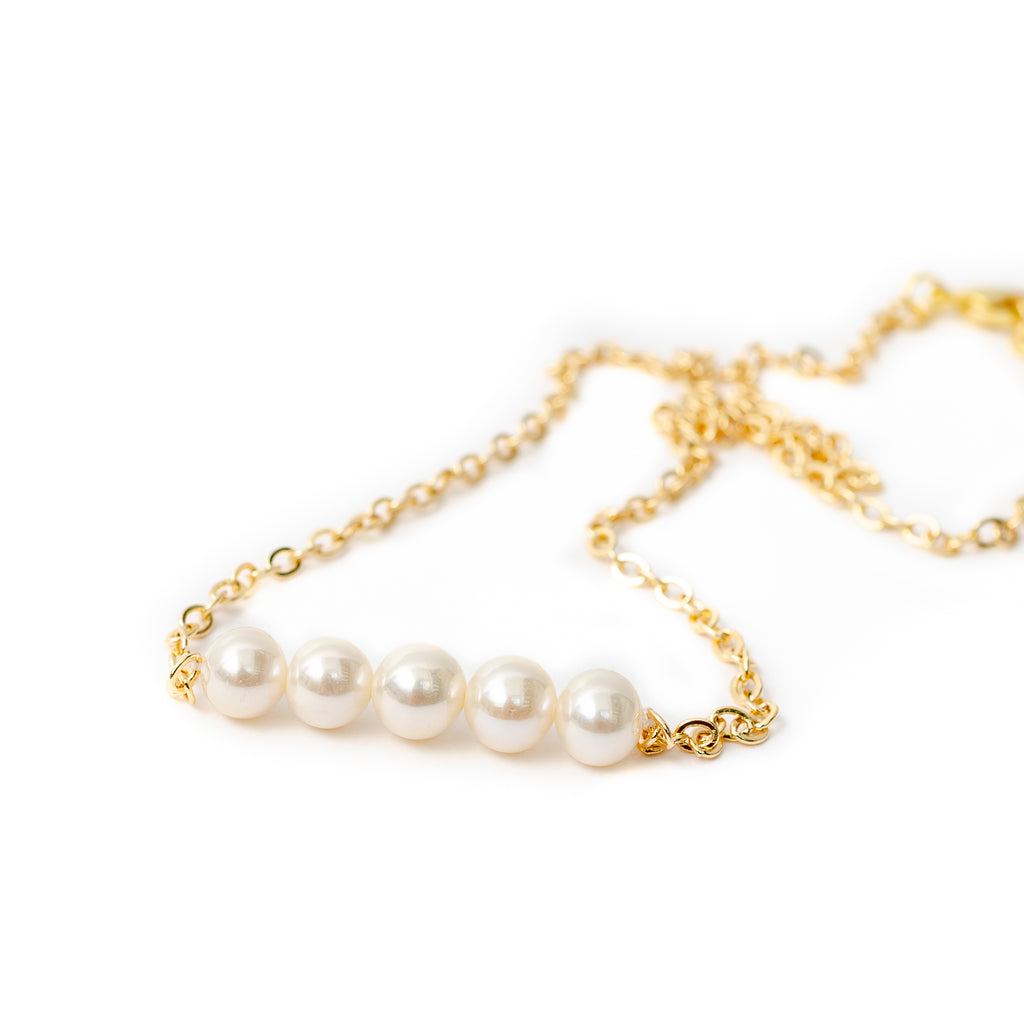 LOOP CHAIN WITH PEARL LINE NECKLACE