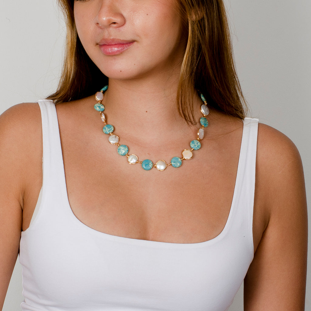 TURQUOISE AND WHITE COIN PEARL NECKLACE