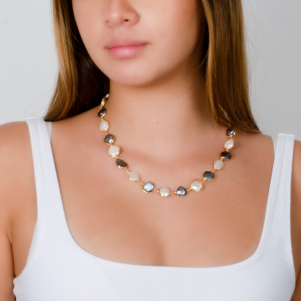 BLACK AND WHITE COIN PEARL NECKLACE