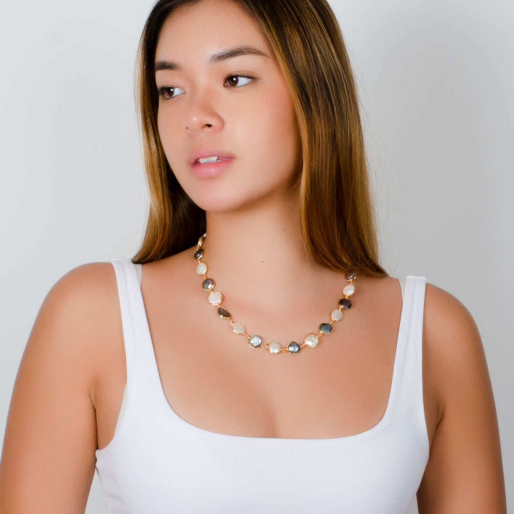 BLACK AND WHITE COIN PEARL NECKLACE