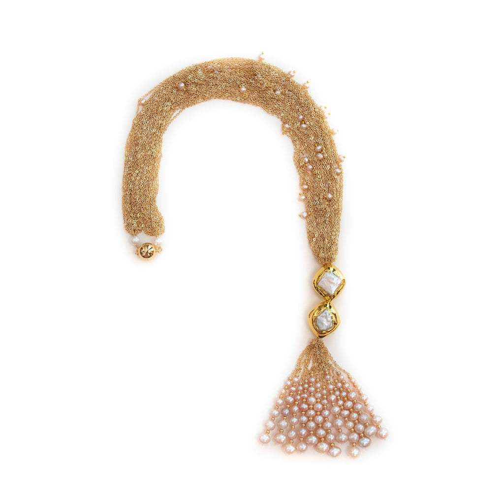 CHUNKY GOLD LOOP WITH PEARL TASSEL