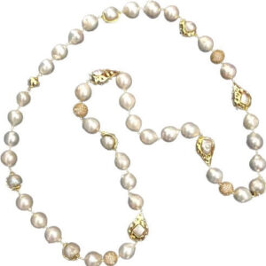 CLASSIC WHITE BAROQUE IN GOLD