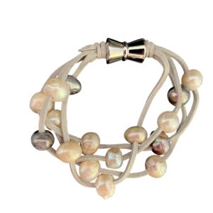 GREY SUEDE AND PEARL BRACELET