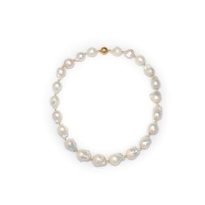 CLASSIC WHITE BAROQUE PEARL NECKLACE