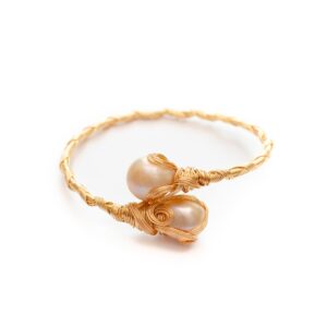 GOLD WIRE BANGLE WITH PINK PEARL