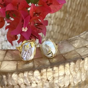 WHITE FLAT BAROQUE PEARL RING
